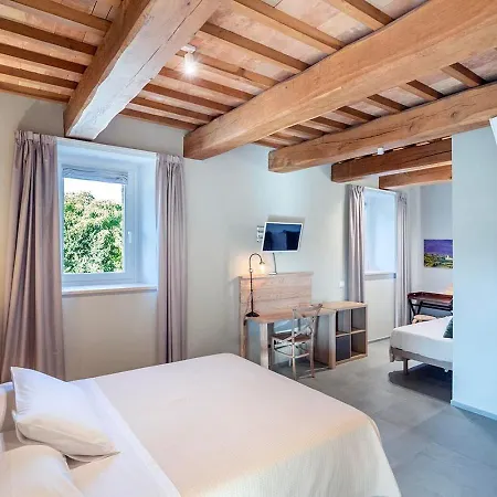 Nuces בית אירוח